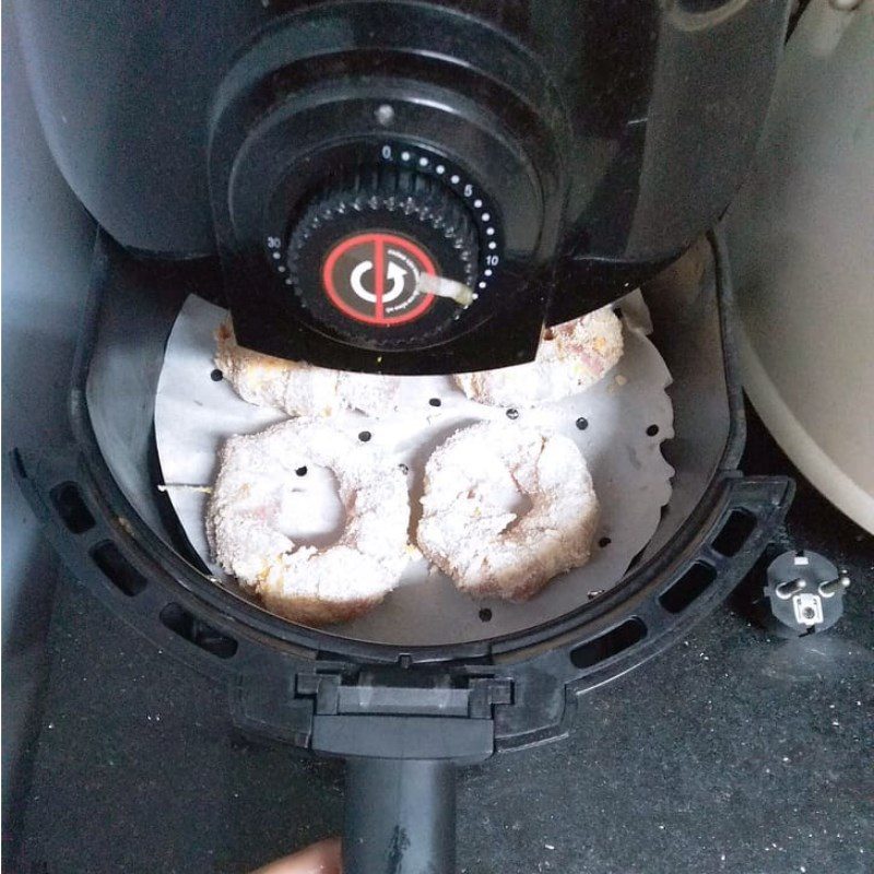 Step 4 Frying Bacon Fried Rolls with Onion using an Air Fryer