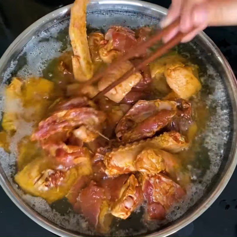 Step 4 Frying Duck with Garlic