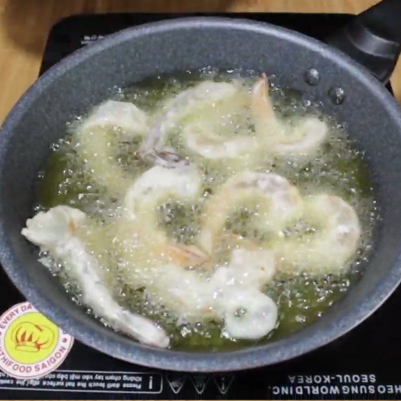 Step 2 Fry the shrimp for Orange Sauce