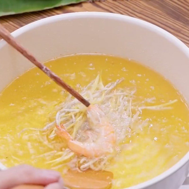 Step 4 Fry the sweet potato shrimp Sweet potato shrimp cakes (Recipe from TikTok channel Cooking with TasteVN!)