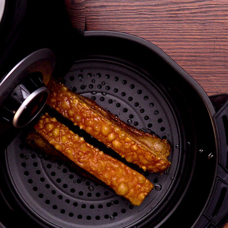 Step 4 Fry in the air fryer for roasted pork made with an air fryer