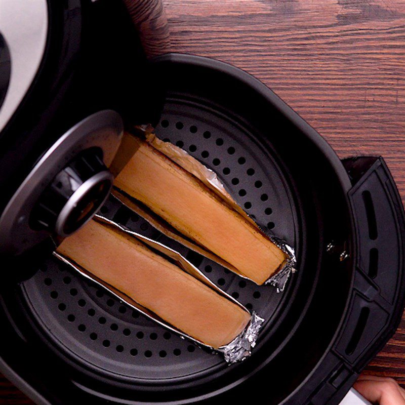 Step 4 Fry in the air fryer for roasted pork made with an air fryer