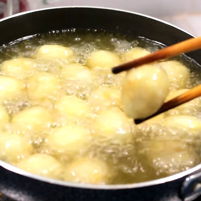 Step 2 Frying Eggs Quail Eggs Fried in Butter