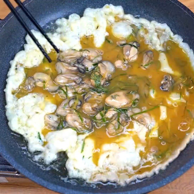 Step 4 Frying eggs Fried oyster eggs with betel leaves