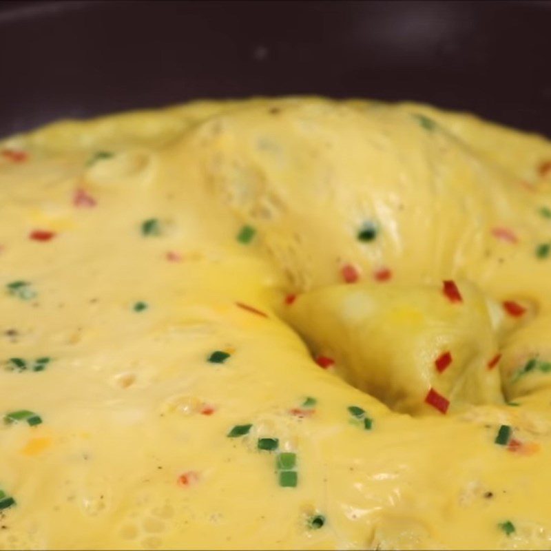 Step 2 Fry the eggs Fried eggs with fish sauce