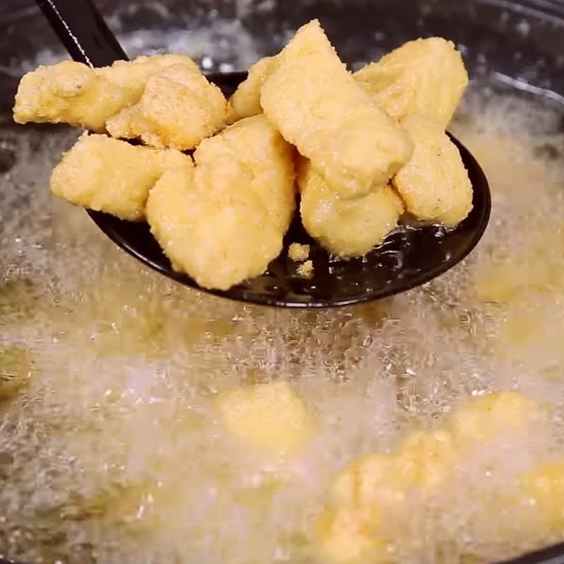 Step 3 Fry the chicken breast Fried chicken breast