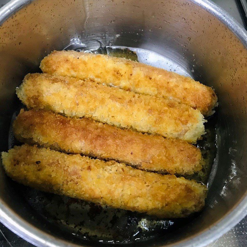 Step 4 Fry sausages with breadcrumbs Fried sausages