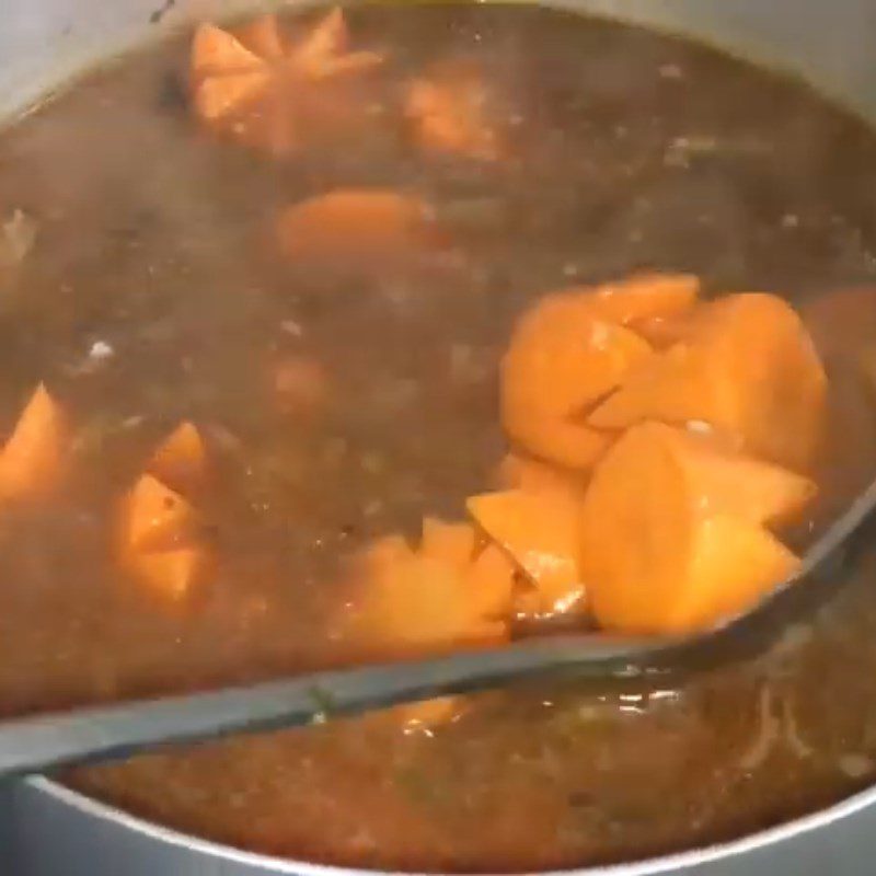 Step 7 Add carrots, potatoes, and green pepper to stew Beef stew with green pepper