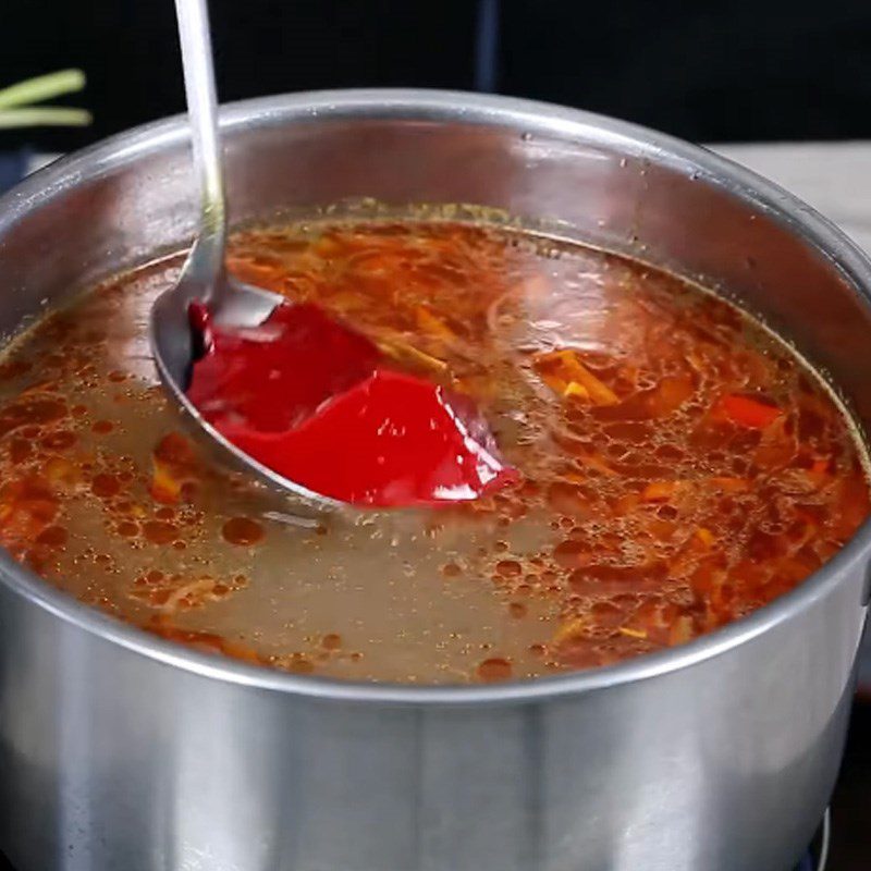 Step 4 Add the pig's blood Spicy pig's blood soup