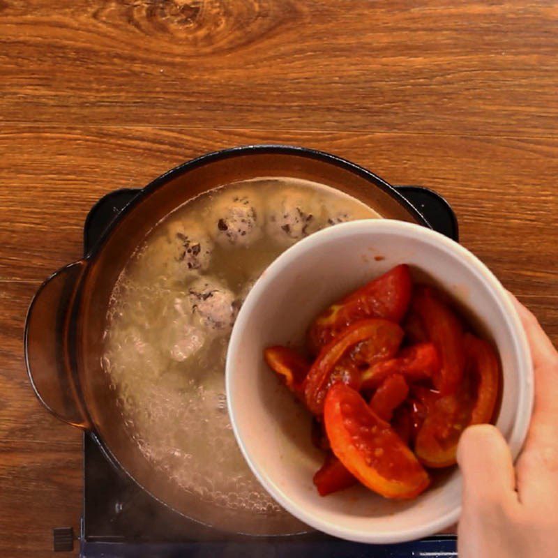 Step 4 Add ingredients to the broth for Bun Bung with Mung Bean