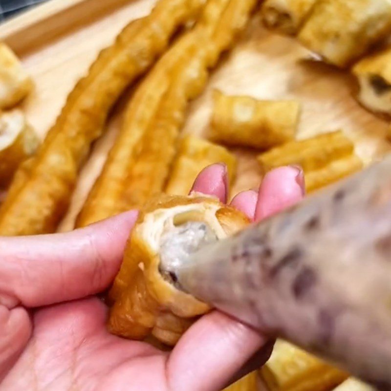 Step 2 Stuff the filling into the doughnuts Fried Shrimp Doughnuts