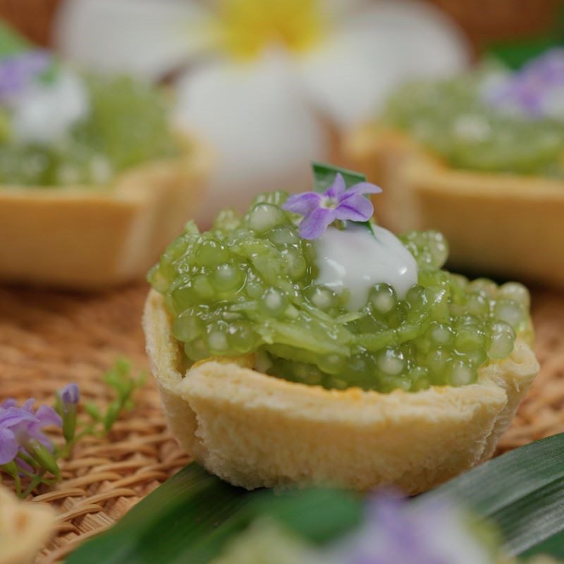 Step 5 Fill the shell Red bean tart with pandan starch