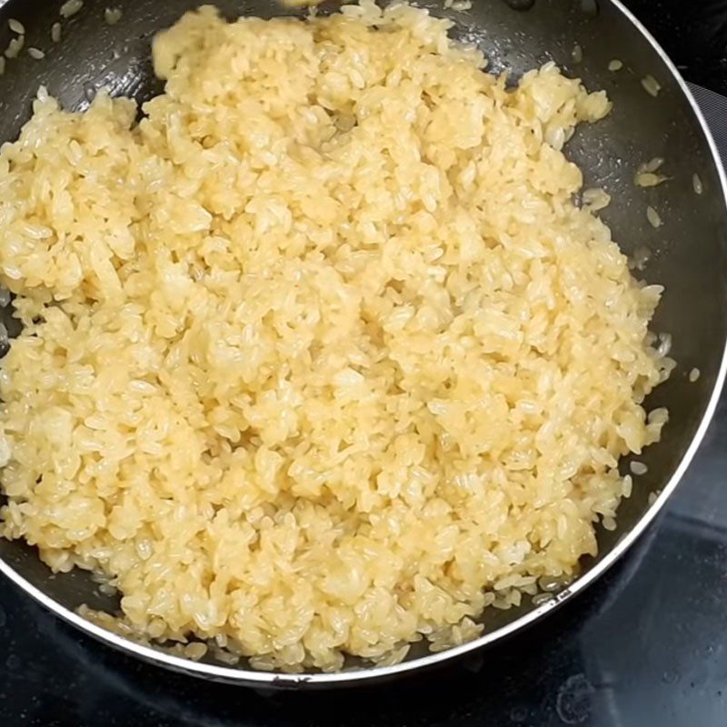 Step 5 Add the sticky rice for Bee Sticky Rice with palm sugar