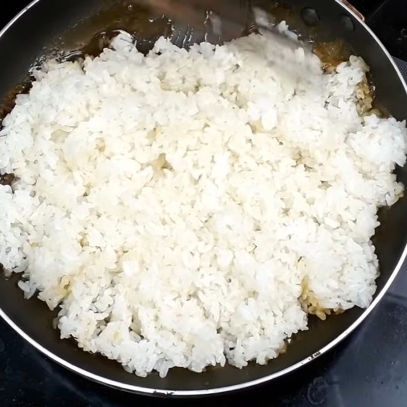 Step 5 Add the sticky rice for Bee Sticky Rice with palm sugar