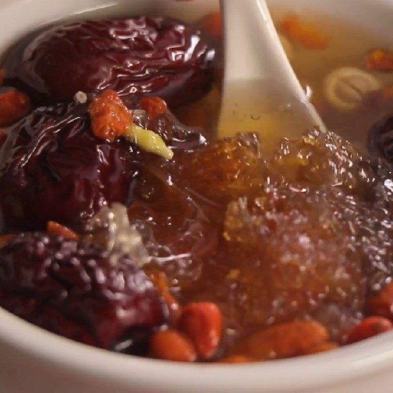 Step 3 Finished Product Bird's Nest Soup with Red Dates, Goji Berries, and Lotus Seeds