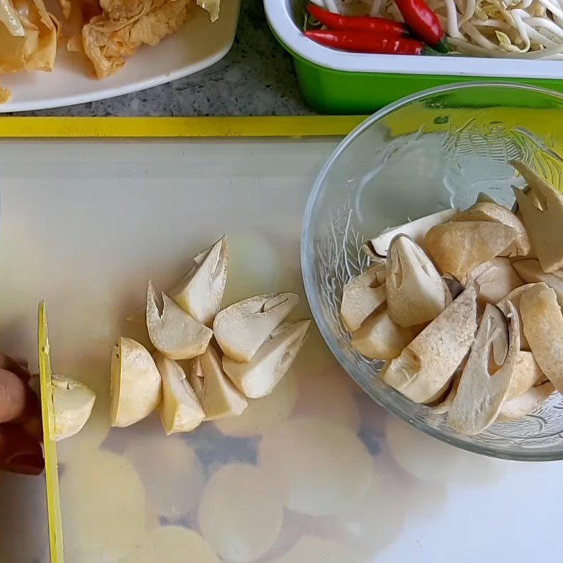 Step 2 Prepare the remaining ingredients Vegetarian mung bean porridge with gourd