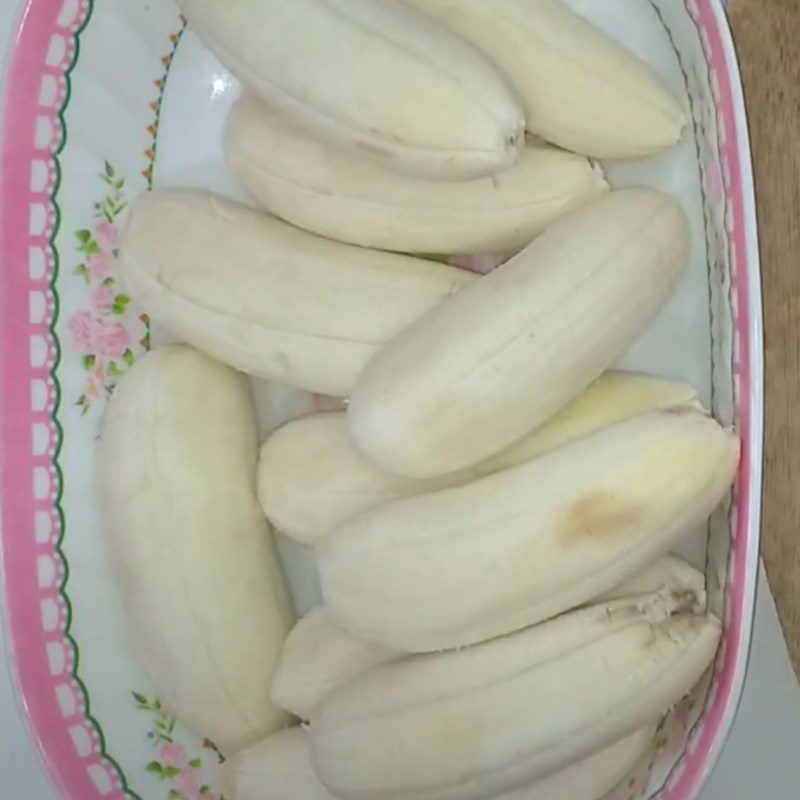 Step 3 Prepare the bananas Banana ice cream with pandan leaf