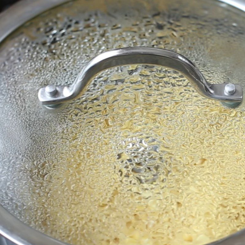 Step 1 Prepare mung beans for An Giang grapefruit dessert