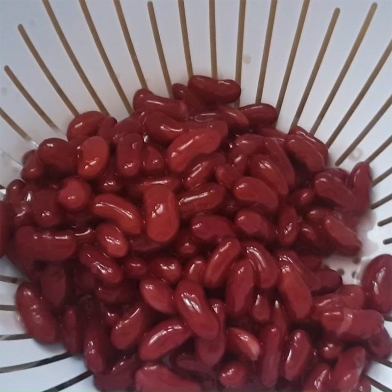 Step 3 Prepare mung beans and kidney beans for vegan bánh tét