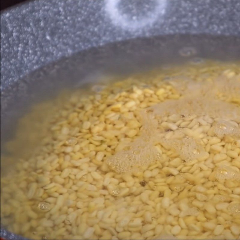 Step 1 Prepare mung beans and black sesame seeds for Mooncake with Black Sesame and Salted Egg Yolk