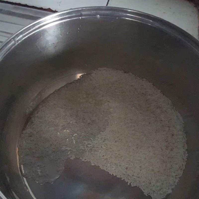 Step 2 Prepare rice and mung beans Chicken porridge with wood ear mushrooms and mung beans