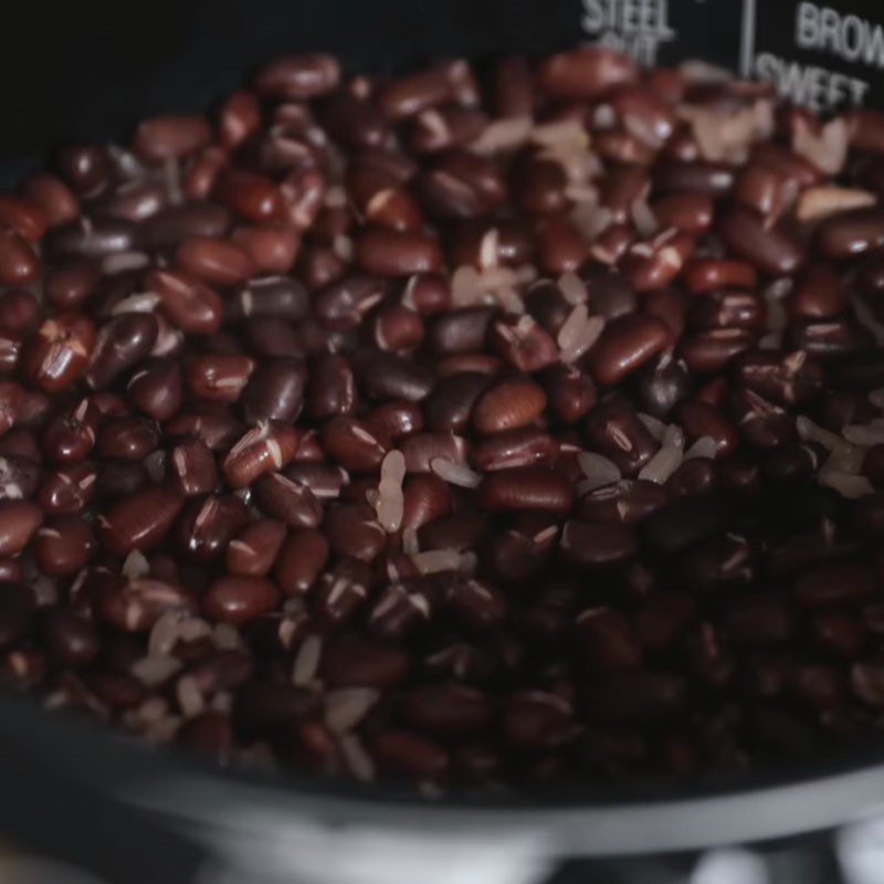 Step 2 Prepare rice and cook red bean rice Japanese style