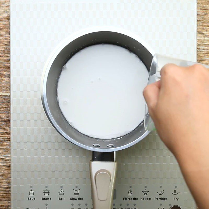 Step 2 Prepare the tapioca flour mixture for vegetarian roasted pork