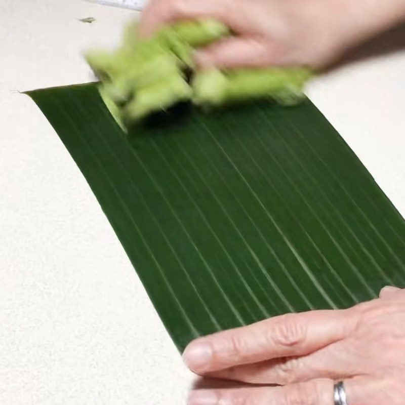 Step 3 Prepare banana leaves Boil bánh chưng with a pressure cooker