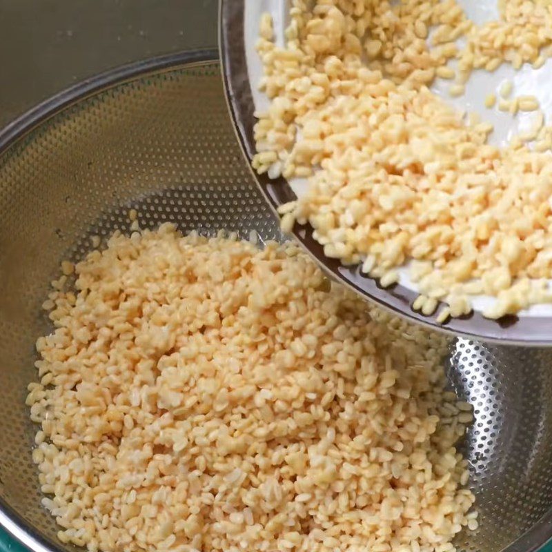 Step 2 Prepare the Sticky Rice and Mung Beans for Steamed Banh Chung with a Pressure Cooker