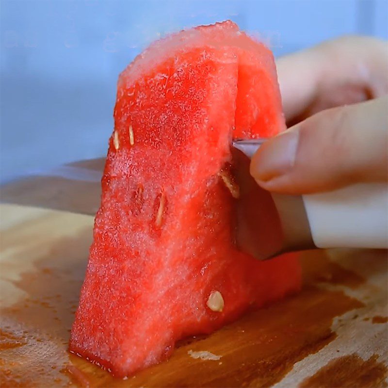 Step 1 Prepare the ingredients for Watermelon Lychee Tea