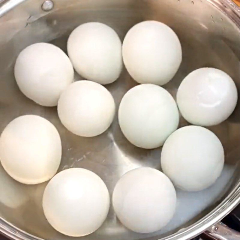 Step 1 Prepare the ingredients for Duck Egg Hot Pot