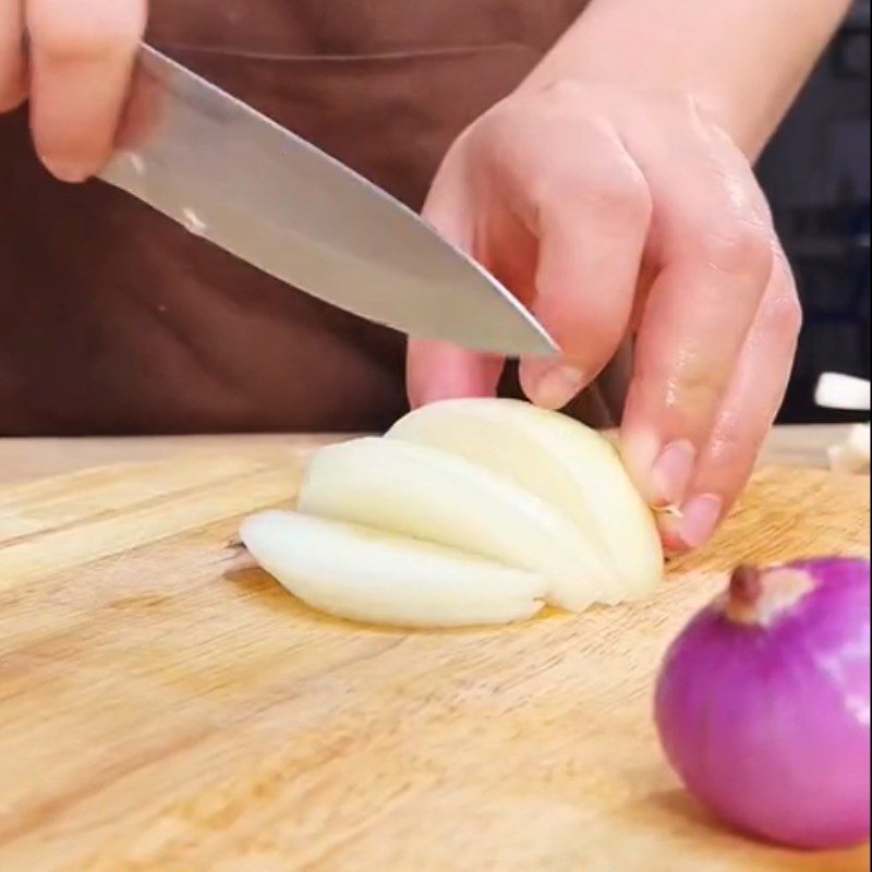 Step 1 Prepare the ingredients for Chicken Salad with Green Onions (Recipe shared from Tiktok Cooking with TasteVN)