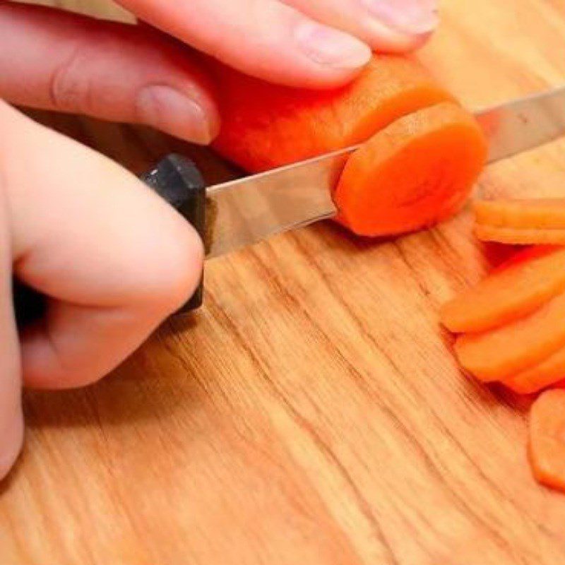 Step 1 Prepare ingredients for Stir-fried Mushroom with Vietnamese Rice Herb