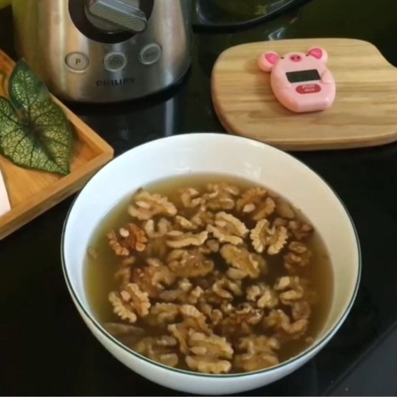 Step 1 Prepare the ingredients for pandan leaf walnut green rice milk