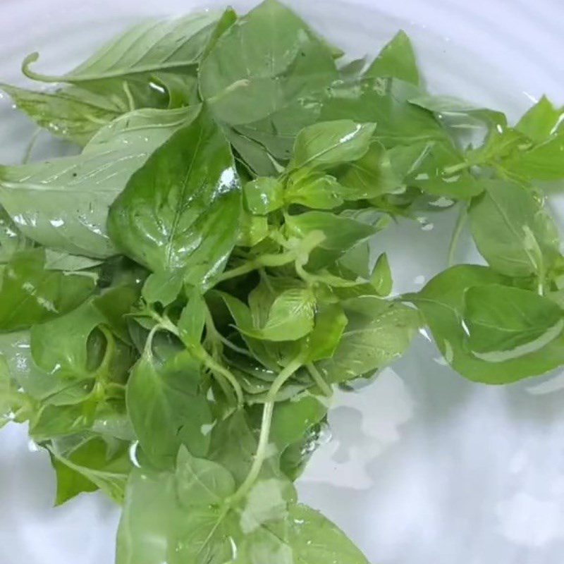 Step 1 Prepare ingredients for Stir-fried Mushroom with Vietnamese Rice Herb