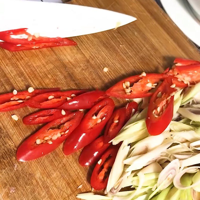 Step 1 Prepare the meat marinating ingredients How to make dried beef pieces using an air fryer