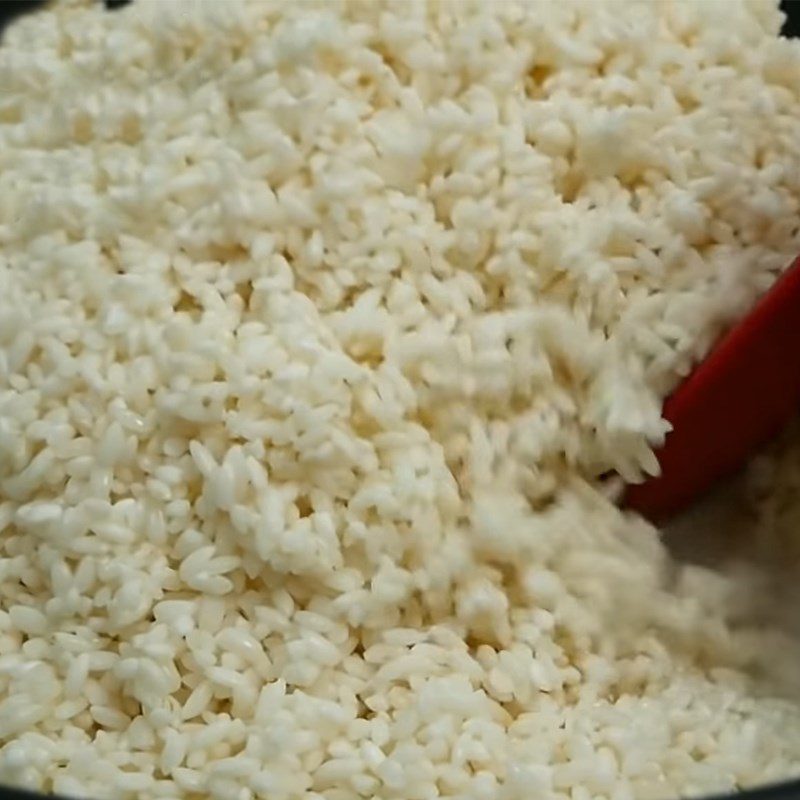 Step 2 Prepare the filling for the green sticky rice cake