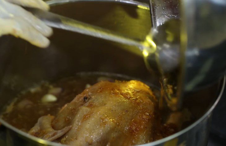 Step 4 Prepare the steaming water Steamed chicken with fish sauce