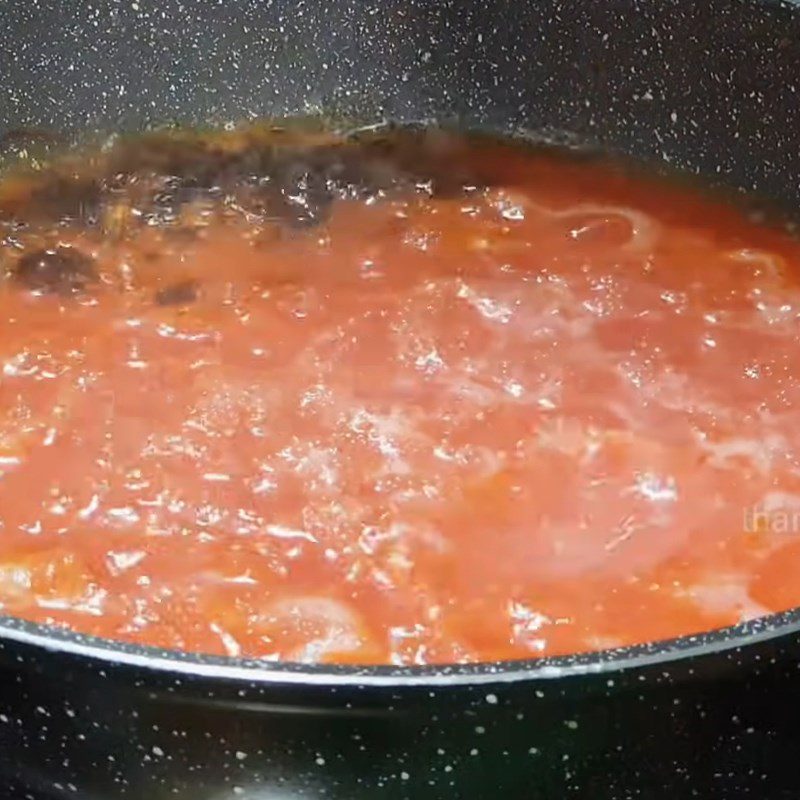 Step 2 Prepare the tomato sauce Vegetarian sausage from bread