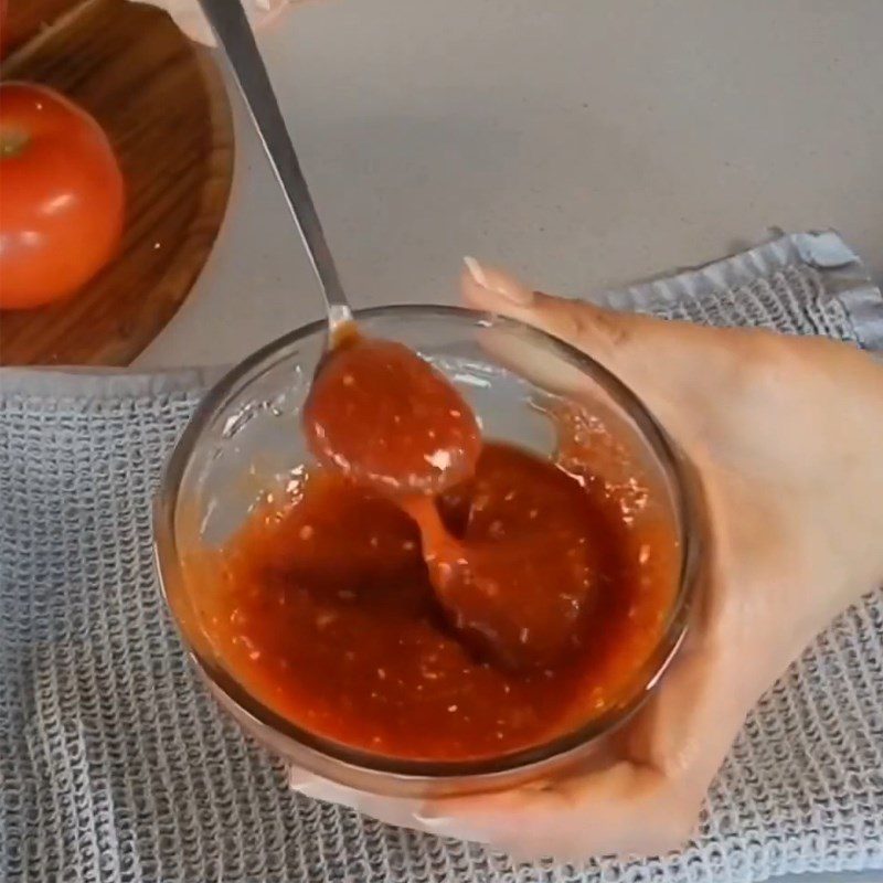 Step 3 Prepare the pizza sauce using a microwave