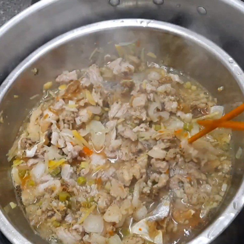 Step 4 Steamed dried fish with pork belly