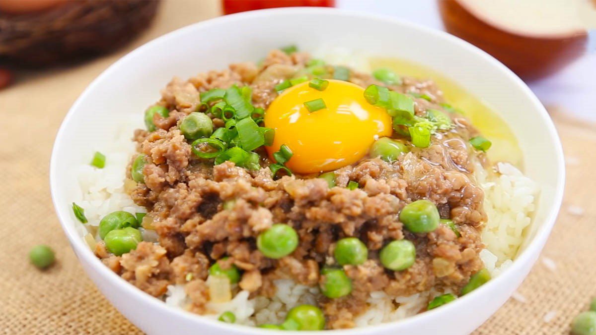 Ground beef with Hong Kong egg rice