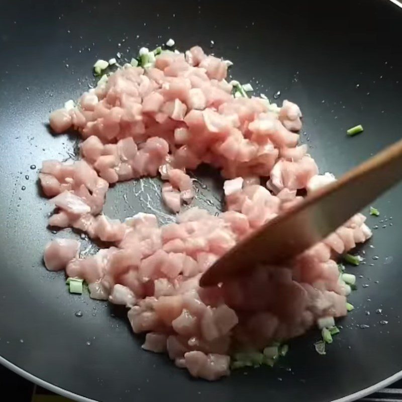 Step 4 Sauté the ingredients Fried rice with salted egg and pork