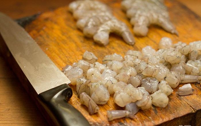 Step 1 Prepare and boil the ingredients for Shrimp and Pea Rice