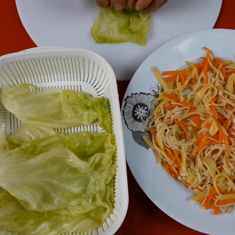 Step 4 Rolling the cabbage Vegetarian Cabbage Rolls