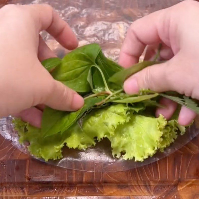 Step 4 Wrap the vegetarian rice paper rolls (Recipe from the TikTok channel Cooking with TasteVN!)