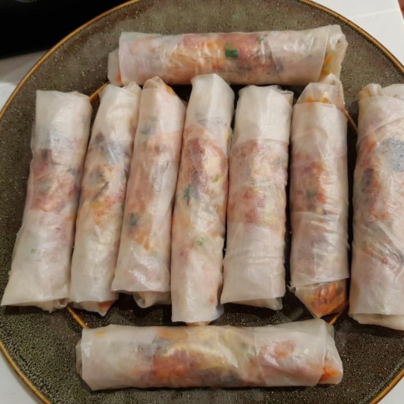 Step 2 Roll the spring rolls Fried spring rolls