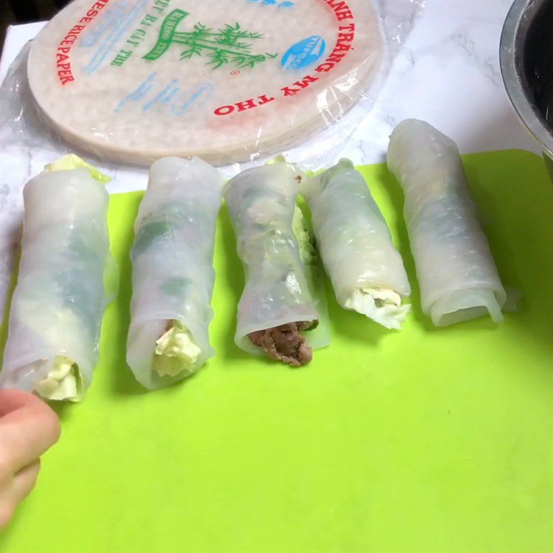 Step 5 Rolling Pho with rice paper