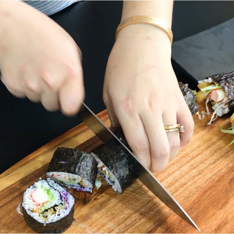 Step 4 Rolling sushi Crab stick cabbage