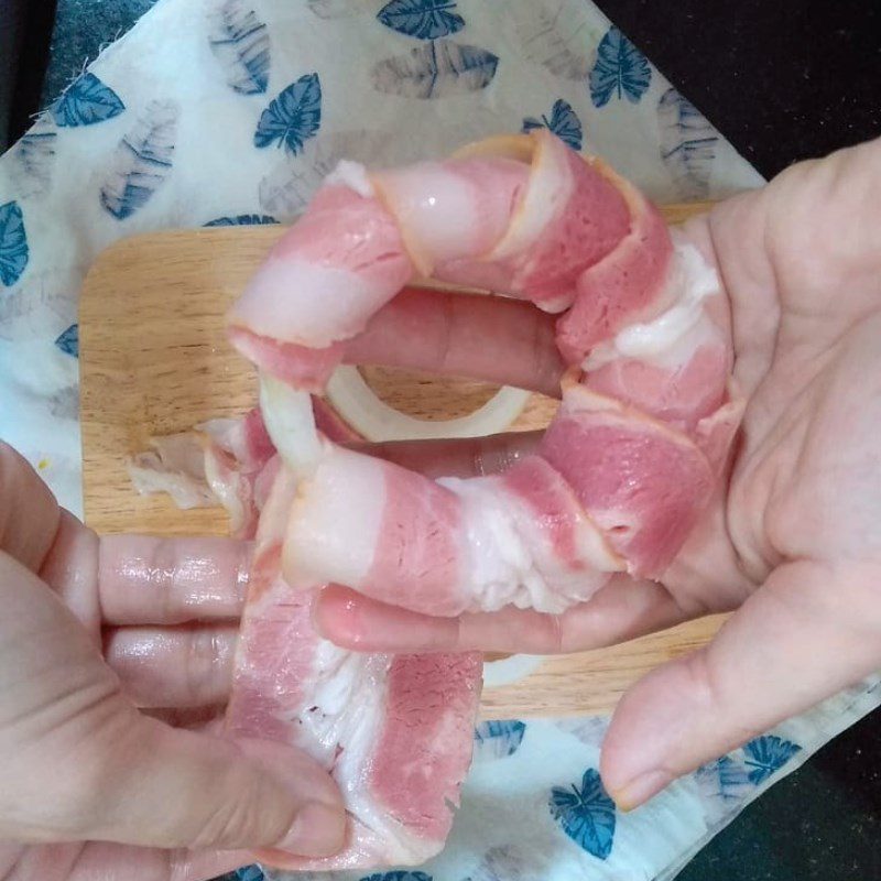 Step 2 Roll the meat Fried Bacon Rolls with Onions using an Air Fryer